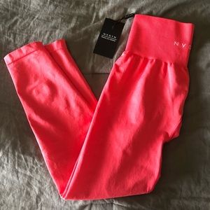 NVGTN Hawaiian Pink Solid Seamless Leggings